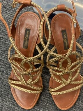 Authentic louis Vuitton heels